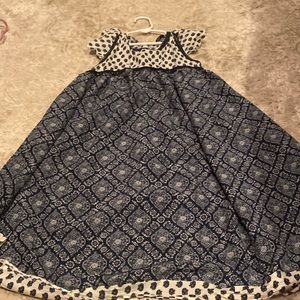 Girls size 12 dress. Runs small (10)